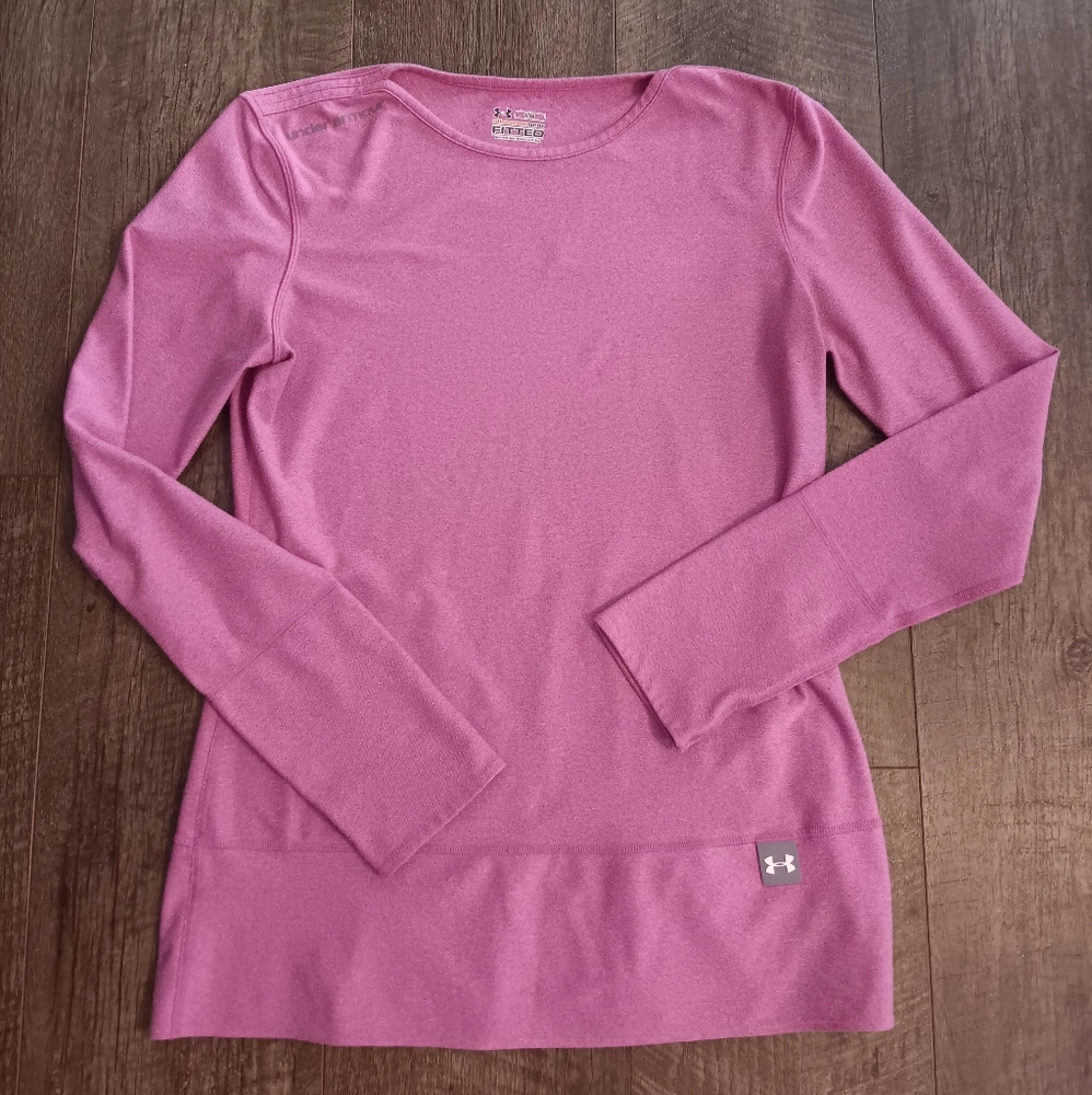 Under Armour Women's Fitted Long Sleeve All Season Gear.  Gently Used
